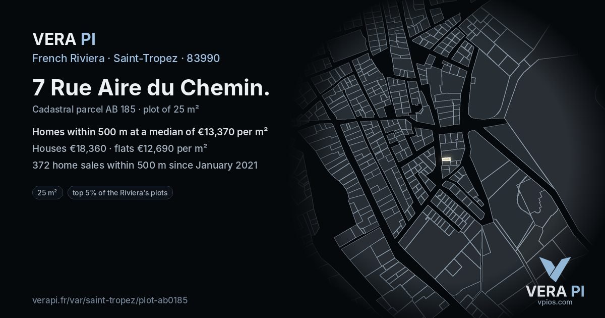7 Rue Aire du Chemin, Saint-Tropez at night – the plot lit, the parcels around coloured by the prices near them