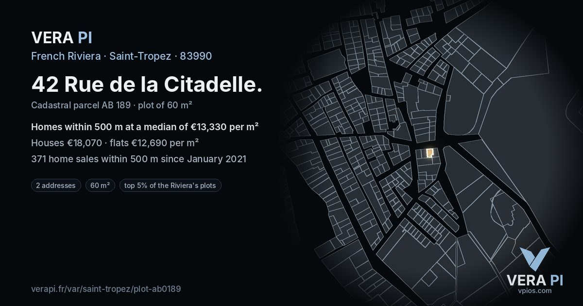 42 Rue de la Citadelle, Saint-Tropez at night – the plot lit, the parcels around coloured by the prices near them