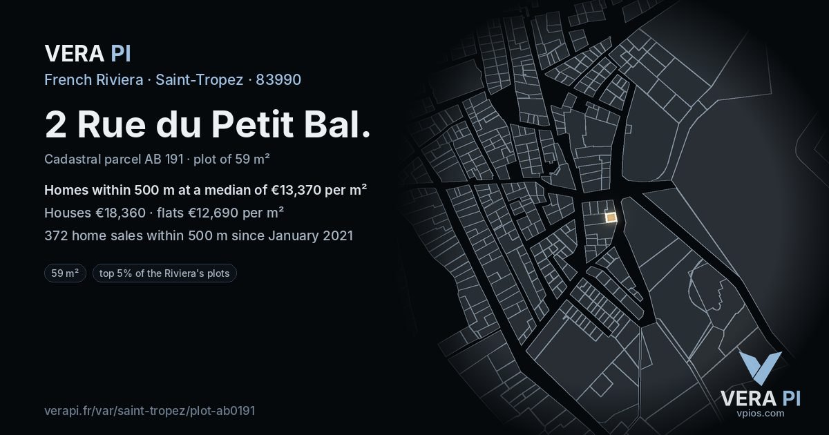 2 Rue du Petit Bal, Saint-Tropez at night – the plot lit, the parcels around coloured by the prices near them