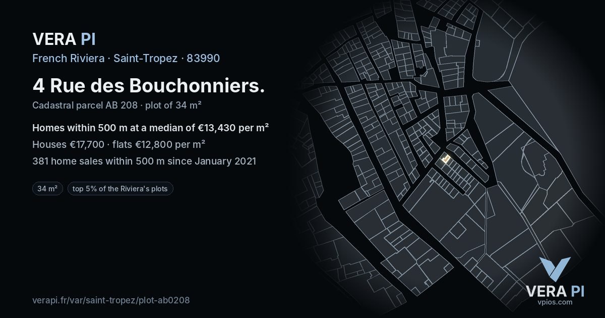 4 Rue des Bouchonniers, Saint-Tropez at night – the plot lit, the parcels around coloured by the prices near them