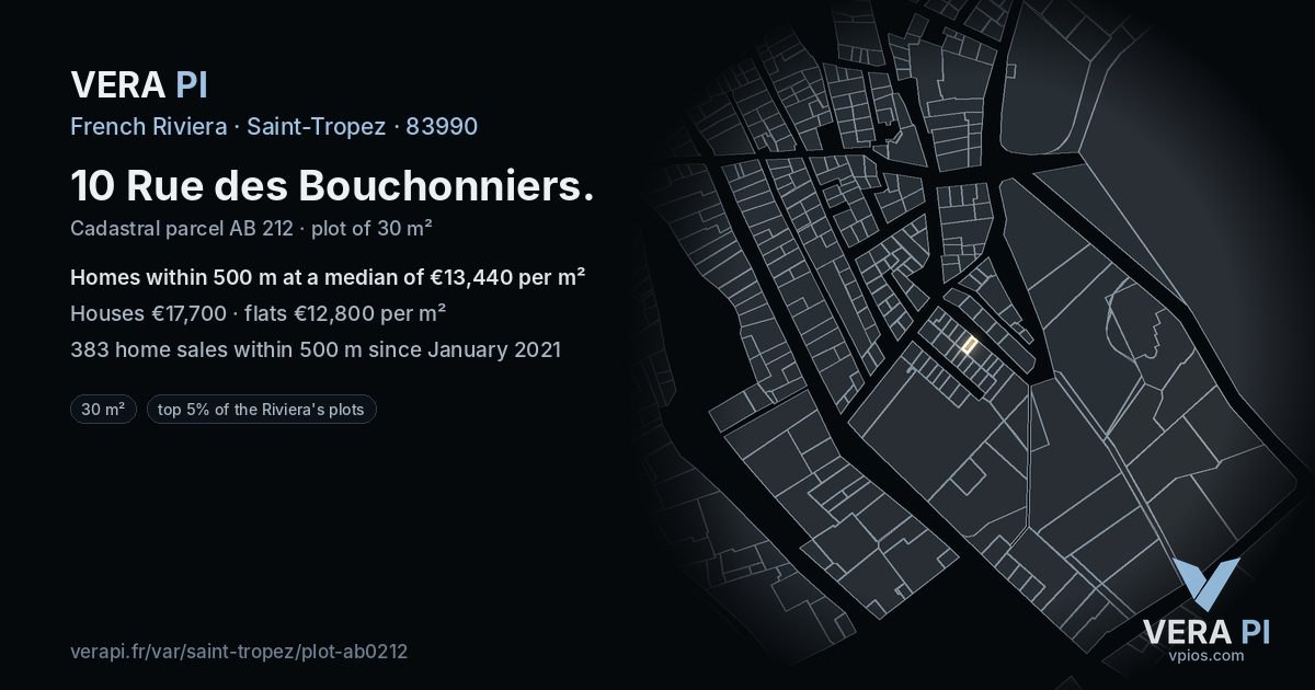 10 Rue des Bouchonniers, Saint-Tropez at night – the plot lit, the parcels around coloured by the prices near them