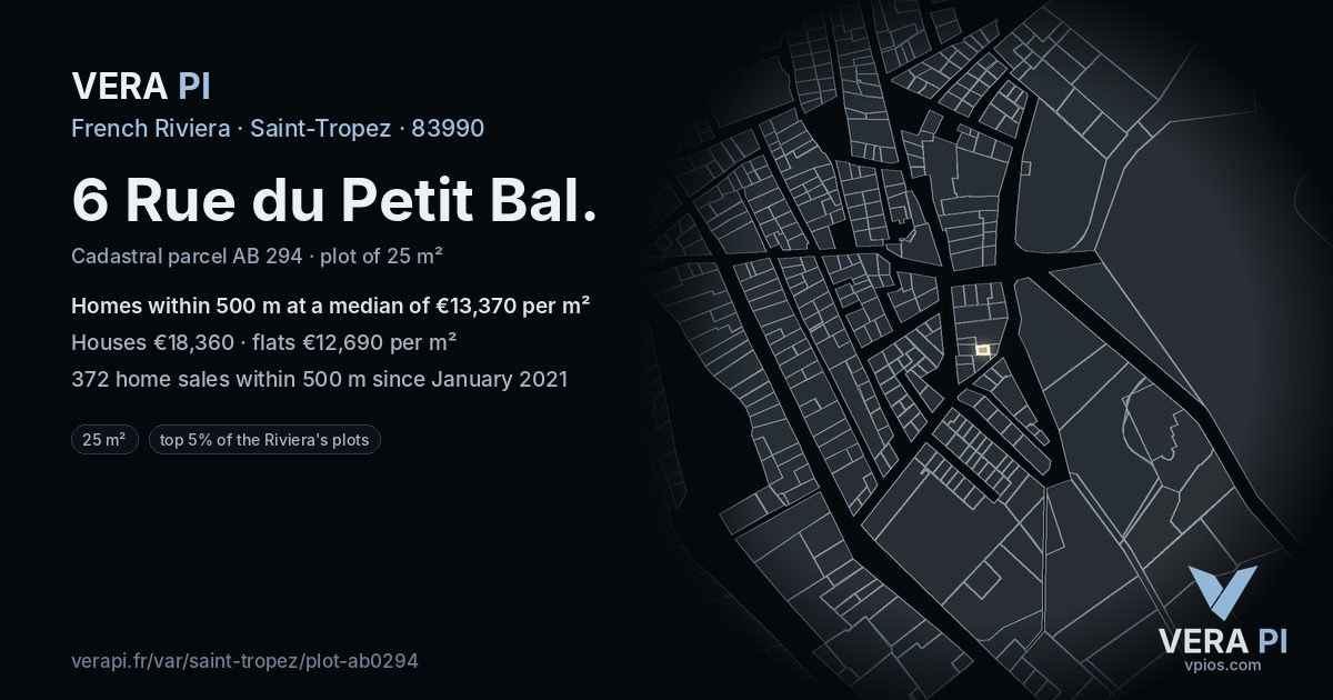 6 Rue du Petit Bal, Saint-Tropez at night – the plot lit, the parcels around coloured by the prices near them