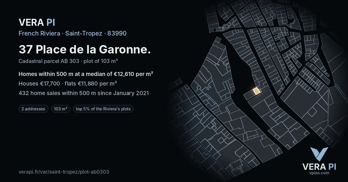 37 Place de la Garonne, Saint-Tropez at night – the plot lit, the parcels around coloured by the prices near them