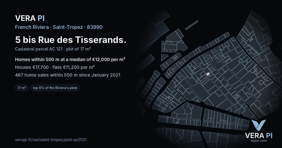 5 bis Rue des Tisserands, Saint-Tropez at night – the plot lit, the parcels around coloured by the prices near them