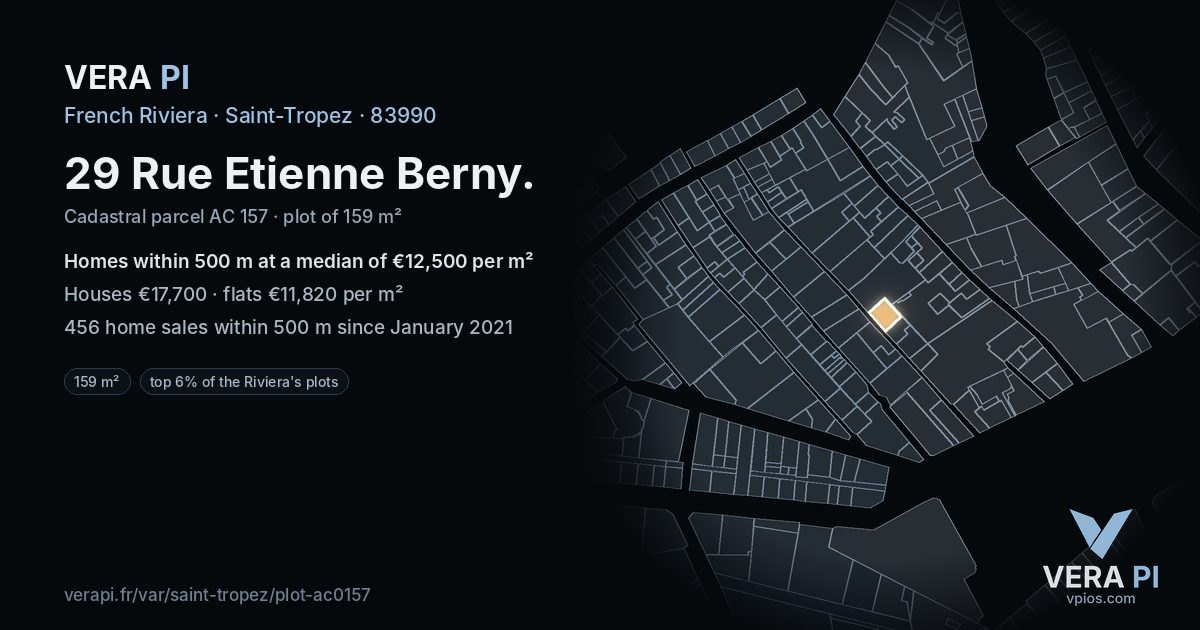 29 Rue Etienne Berny, Saint-Tropez at night – the plot lit, the parcels around coloured by the prices near them