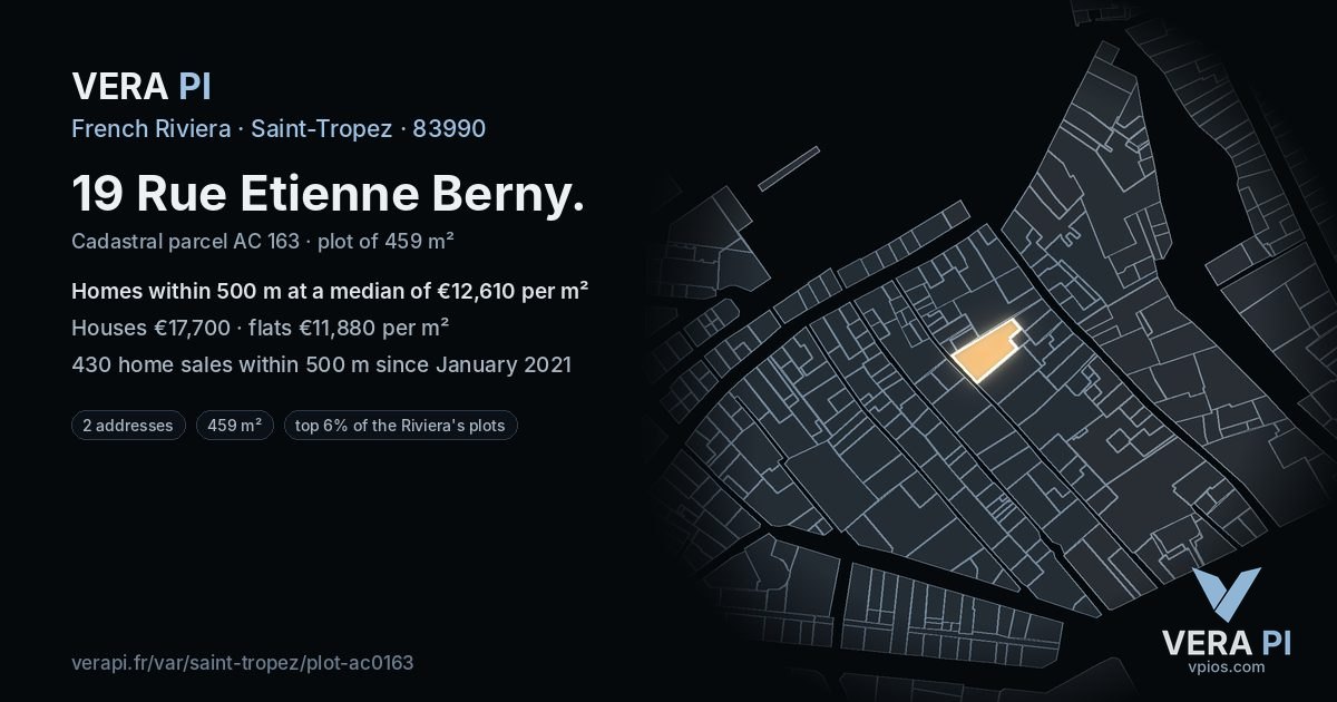 19 Rue Etienne Berny, Saint-Tropez at night – the plot lit, the parcels around coloured by the prices near them