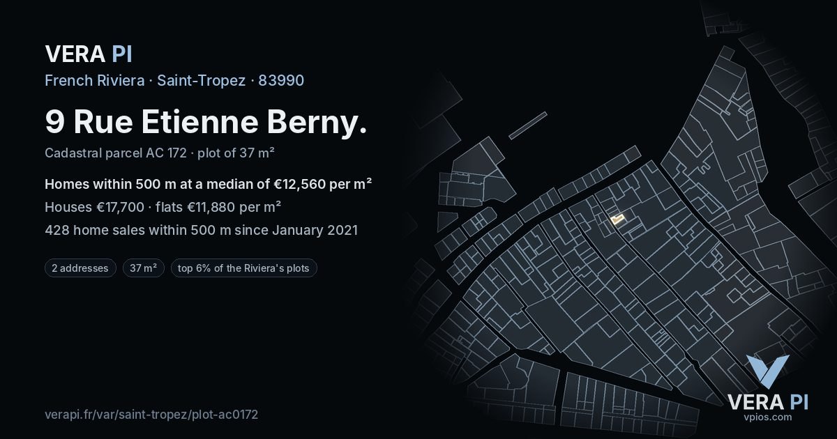 9 Rue Etienne Berny, Saint-Tropez at night – the plot lit, the parcels around coloured by the prices near them