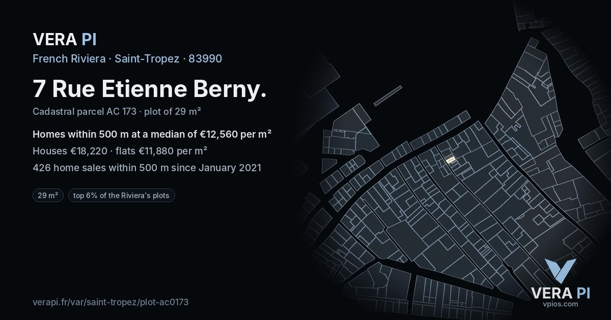 7 Rue Etienne Berny, Saint-Tropez at night – the plot lit, the parcels around coloured by the prices near them
