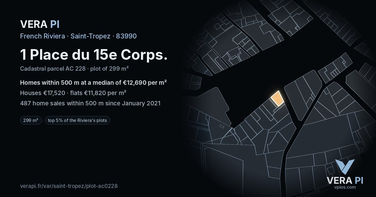 1 Place du 15e Corps, Saint-Tropez at night – the plot lit, the parcels around coloured by the prices near them
