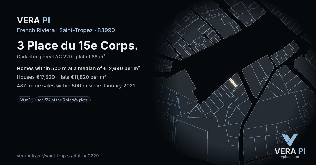 3 Place du 15e Corps, Saint-Tropez at night – the plot lit, the parcels around coloured by the prices near them