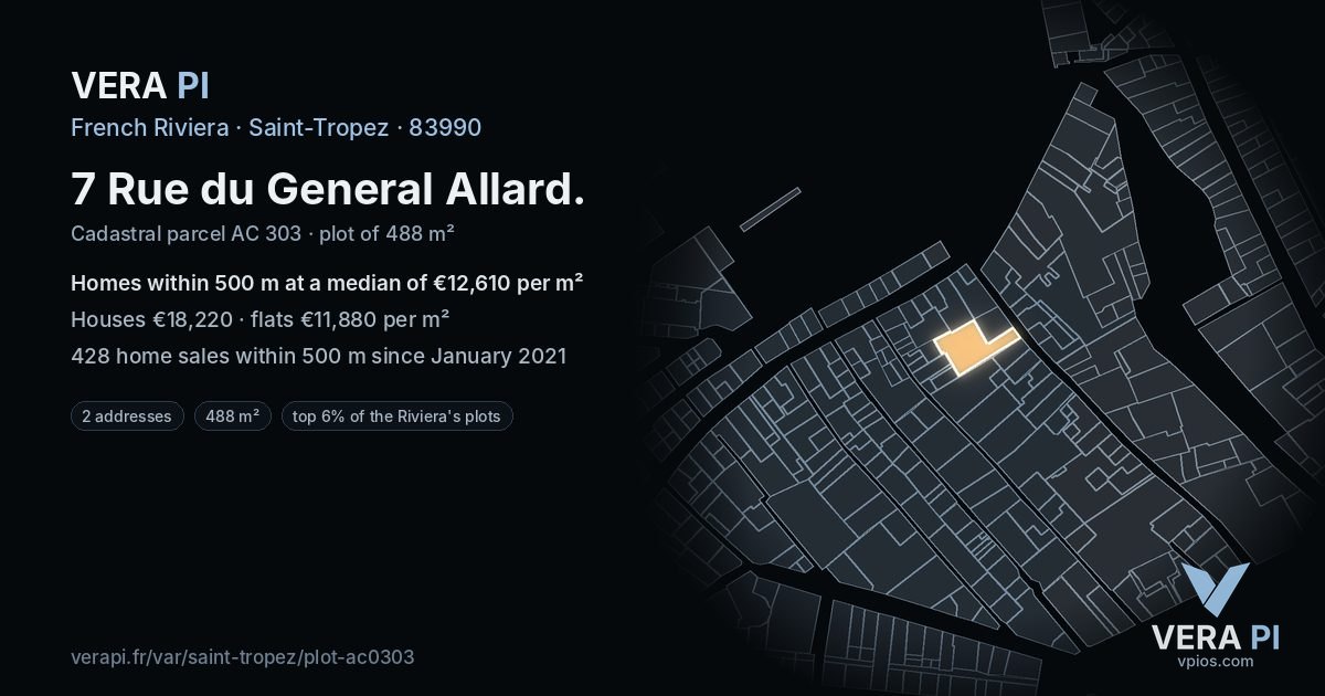 7 Rue du General Allard, Saint-Tropez at night – the plot lit, the parcels around coloured by the prices near them