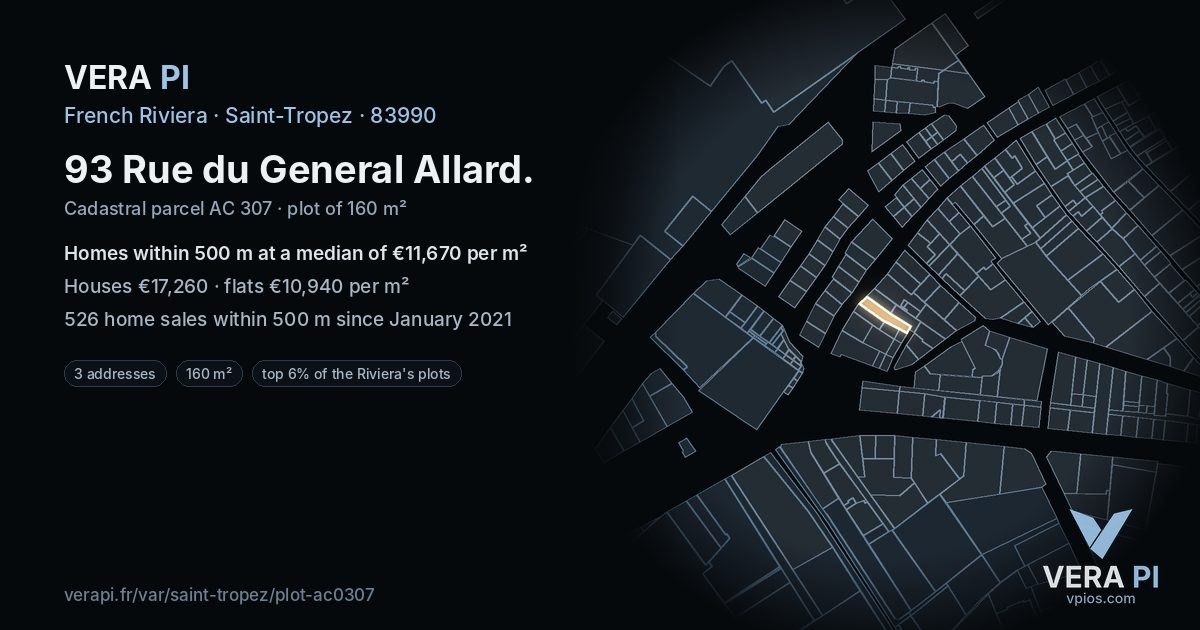 93 Rue du General Allard, Saint-Tropez at night – the plot lit, the parcels around coloured by the prices near them