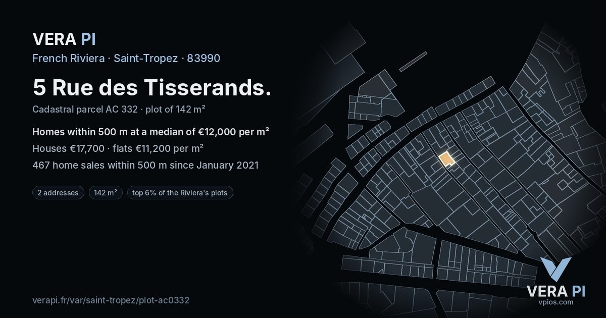 5 Rue des Tisserands, Saint-Tropez at night – the plot lit, the parcels around coloured by the prices near them