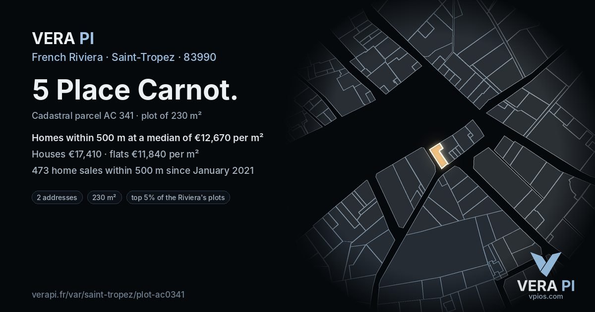 5 Place Carnot, Saint-Tropez at night – the plot lit, the parcels around coloured by the prices near them