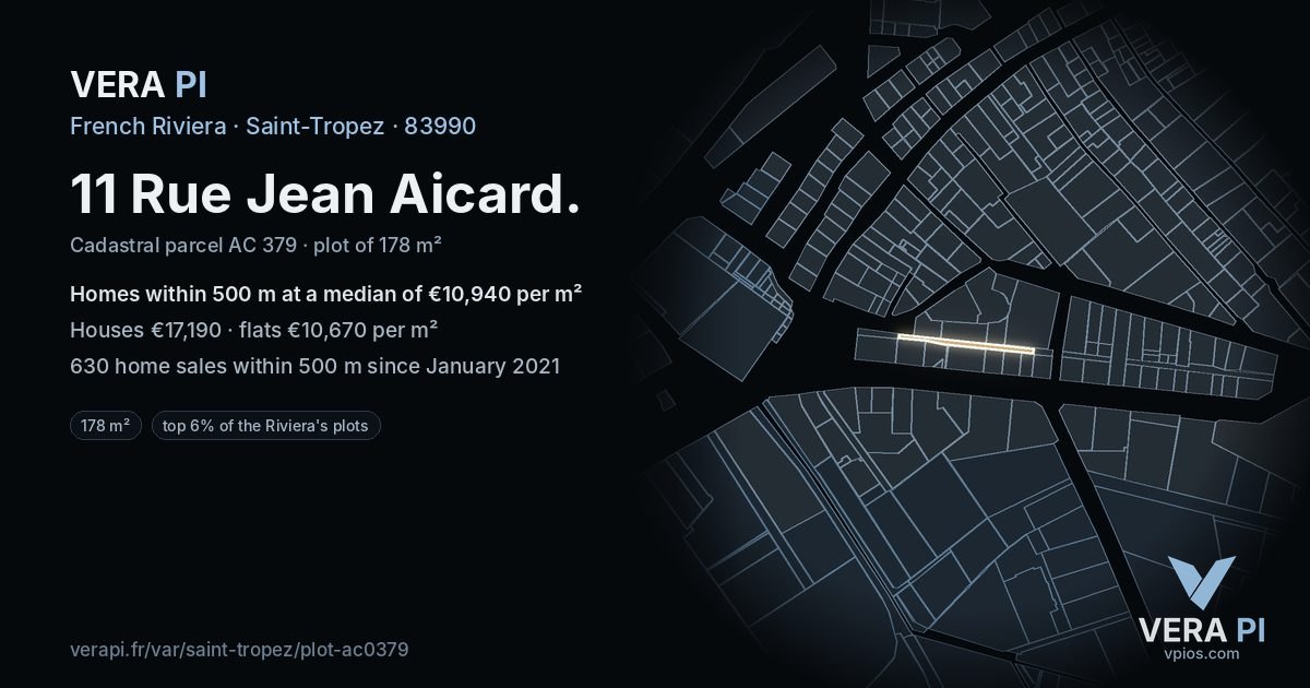 11 Rue Jean Aicard, Saint-Tropez at night – the plot lit, the parcels around coloured by the prices near them