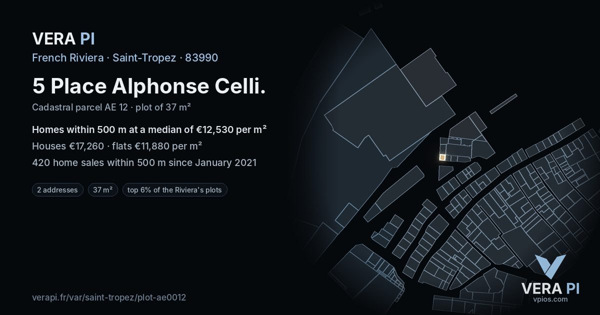 5 Place Alphonse Celli, Saint-Tropez at night – the plot lit, the parcels around coloured by the prices near them