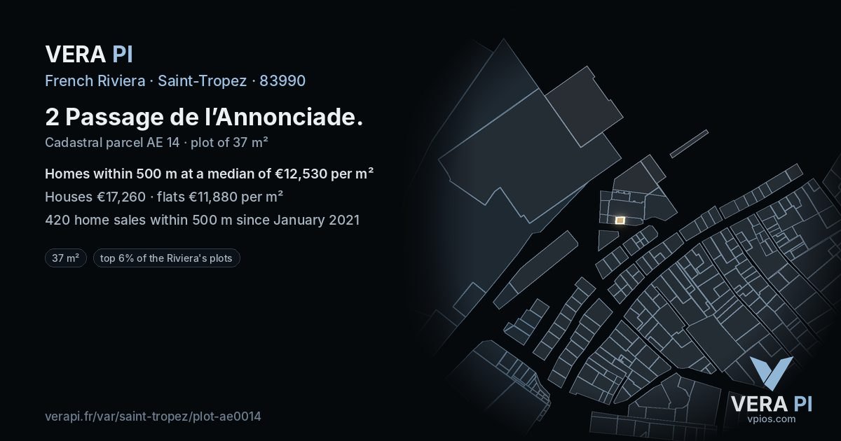 2 Passage de l’Annonciade, Saint-Tropez at night – the plot lit, the parcels around coloured by the prices near them