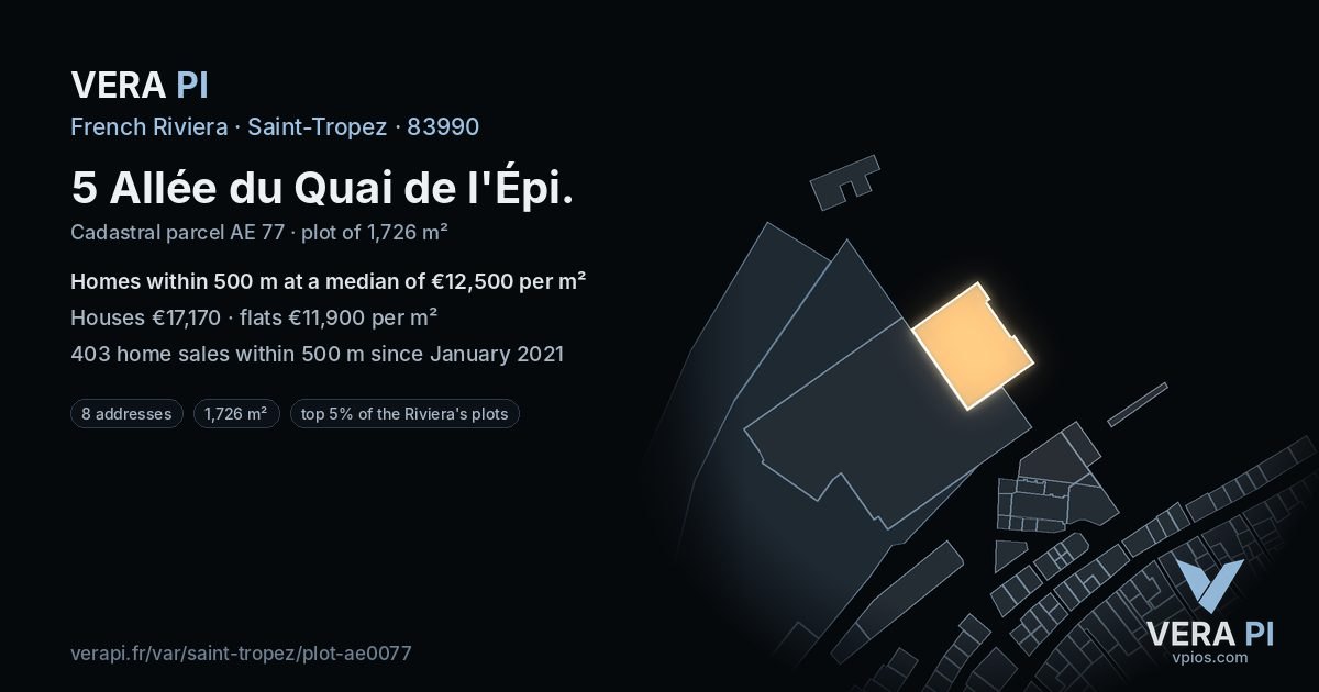 5 Allée du Quai de l'Épi, Saint-Tropez at night – the plot lit, the parcels around coloured by the prices near them
