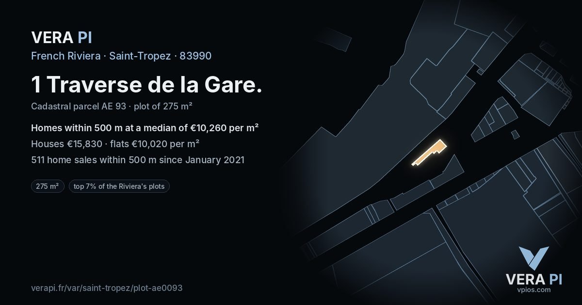 1 Traverse de la Gare, Saint-Tropez at night – the plot lit, the parcels around coloured by the prices near them