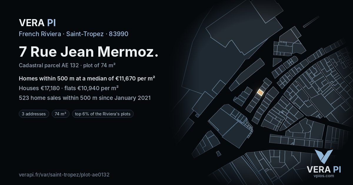 7 Rue Jean Mermoz, Saint-Tropez at night – the plot lit, the parcels around coloured by the prices near them