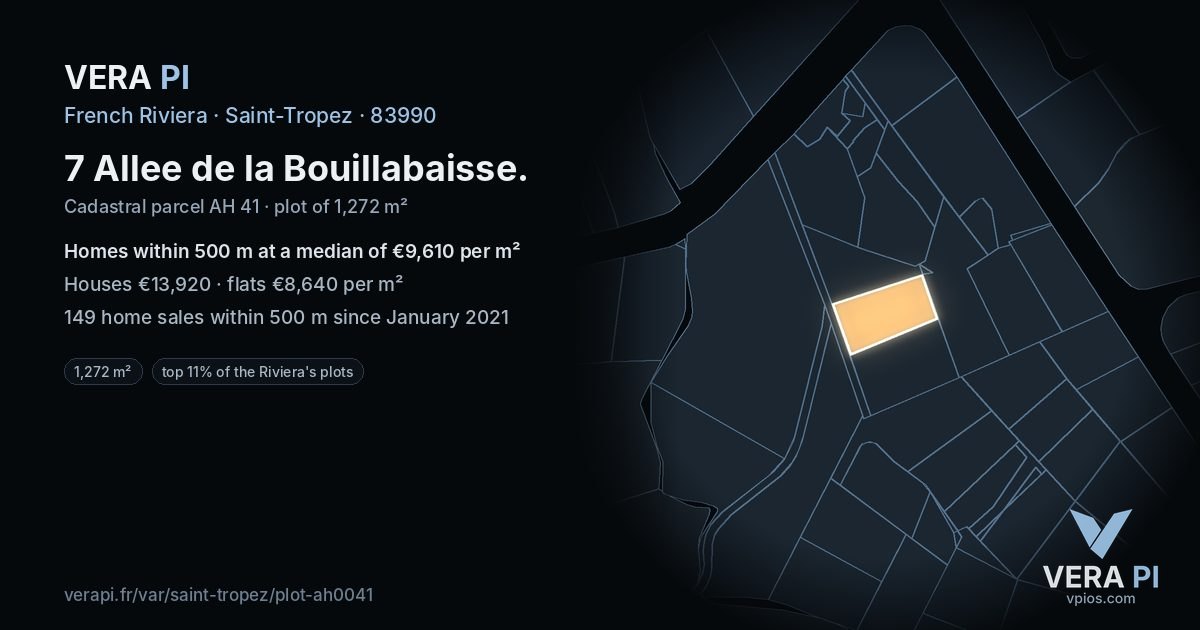 7 Allee de la Bouillabaisse, Saint-Tropez at night – the plot lit, the parcels around coloured by the prices near them