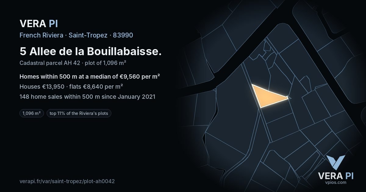 5 Allee de la Bouillabaisse, Saint-Tropez at night – the plot lit, the parcels around coloured by the prices near them