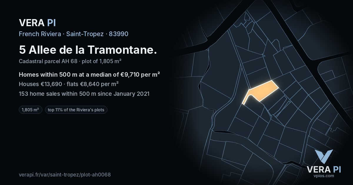 5 Allee de la Tramontane, Saint-Tropez at night – the plot lit, the parcels around coloured by the prices near them