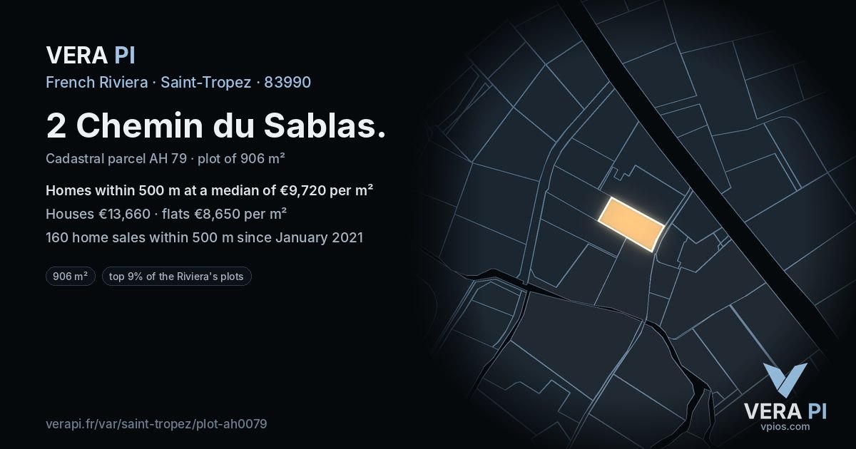 2 Chemin du Sablas, Saint-Tropez at night – the plot lit, the parcels around coloured by the prices near them