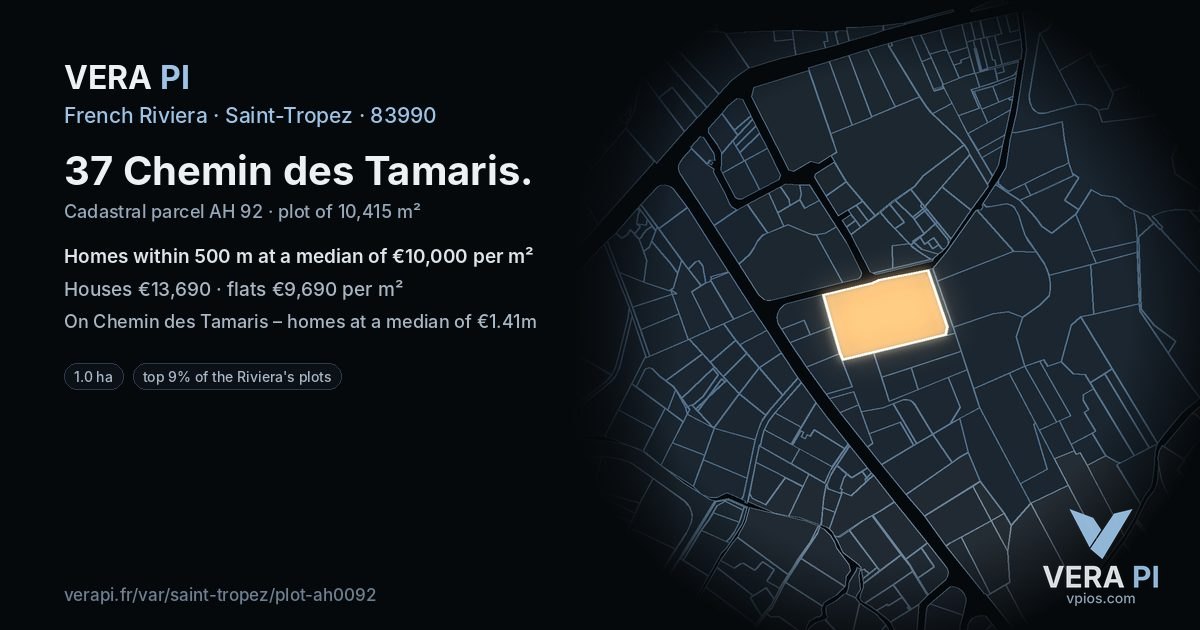 37 Chemin des Tamaris, Saint-Tropez at night – the plot lit, the parcels around coloured by the prices near them