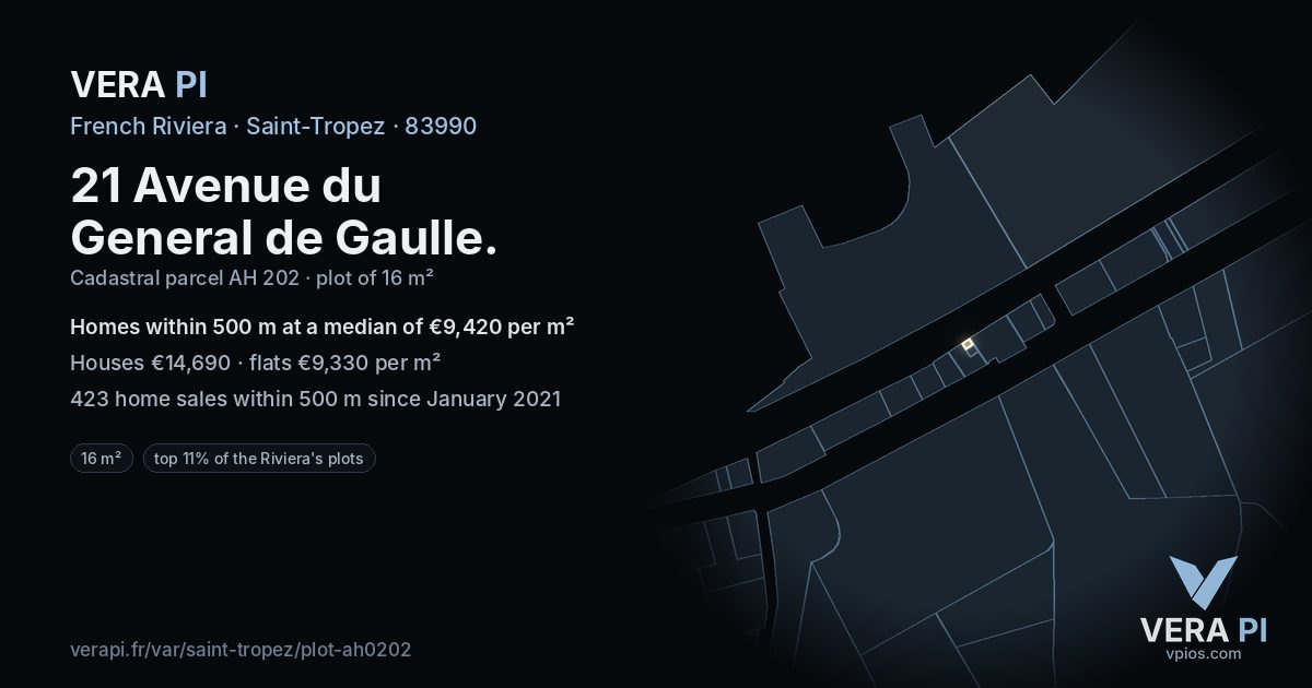 21 Avenue du General de Gaulle, Saint-Tropez at night – the plot lit, the parcels around coloured by the prices near them