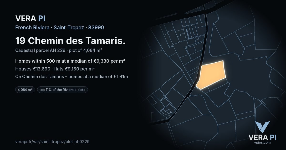 19 Chemin des Tamaris, Saint-Tropez at night – the plot lit, the parcels around coloured by the prices near them
