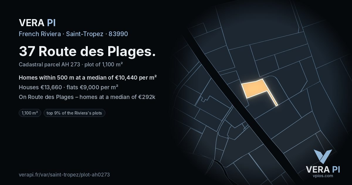 37 Route des Plages, Saint-Tropez at night – the plot lit, the parcels around coloured by the prices near them