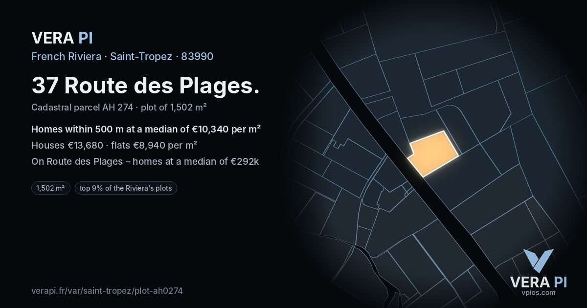 37 Route des Plages, Saint-Tropez at night – the plot lit, the parcels around coloured by the prices near them