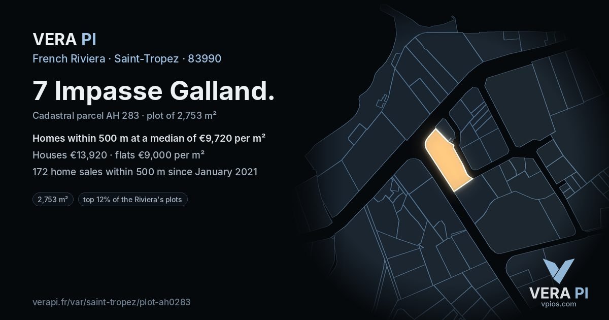 7 Impasse Galland, Saint-Tropez at night – the plot lit, the parcels around coloured by the prices near them