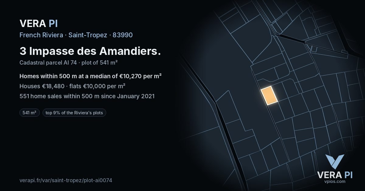 3 Impasse des Amandiers, Saint-Tropez at night – the plot lit, the parcels around coloured by the prices near them