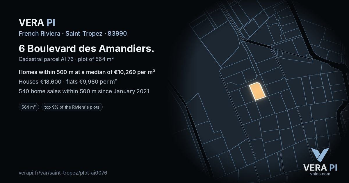 6 Boulevard des Amandiers, Saint-Tropez at night – the plot lit, the parcels around coloured by the prices near them