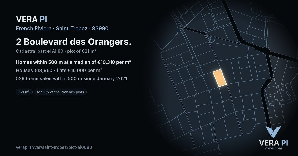 2 Boulevard des Orangers, Saint-Tropez at night – the plot lit, the parcels around coloured by the prices near them