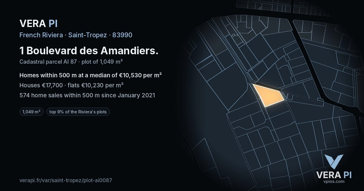 1 Boulevard des Amandiers, Saint-Tropez at night – the plot lit, the parcels around coloured by the prices near them