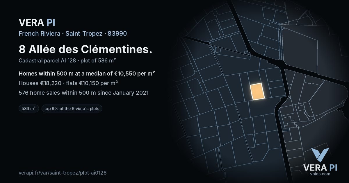 8 Allée des Clémentines, Saint-Tropez at night – the plot lit, the parcels around coloured by the prices near them