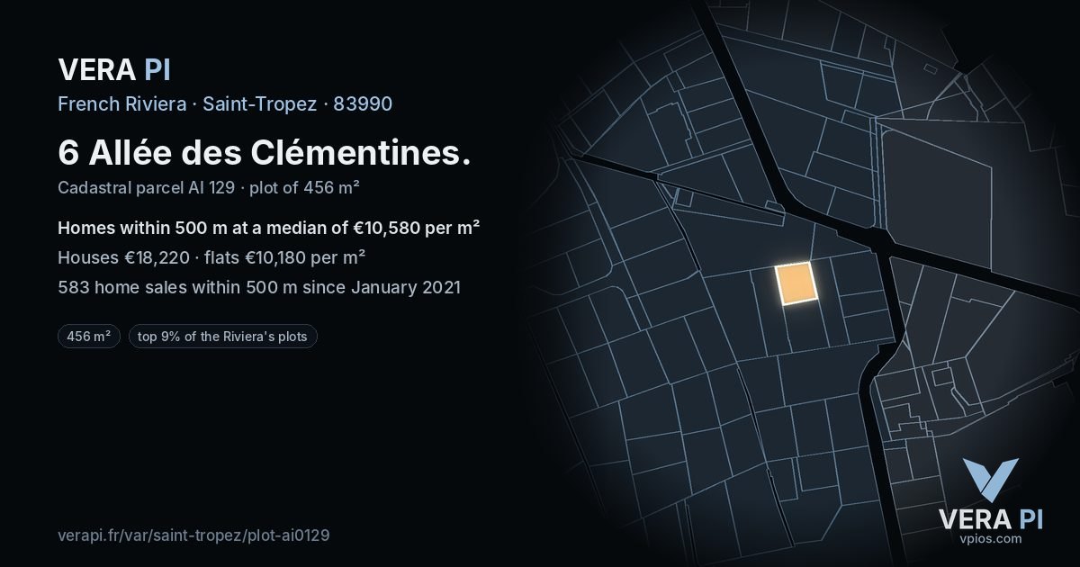 6 Allée des Clémentines, Saint-Tropez at night – the plot lit, the parcels around coloured by the prices near them