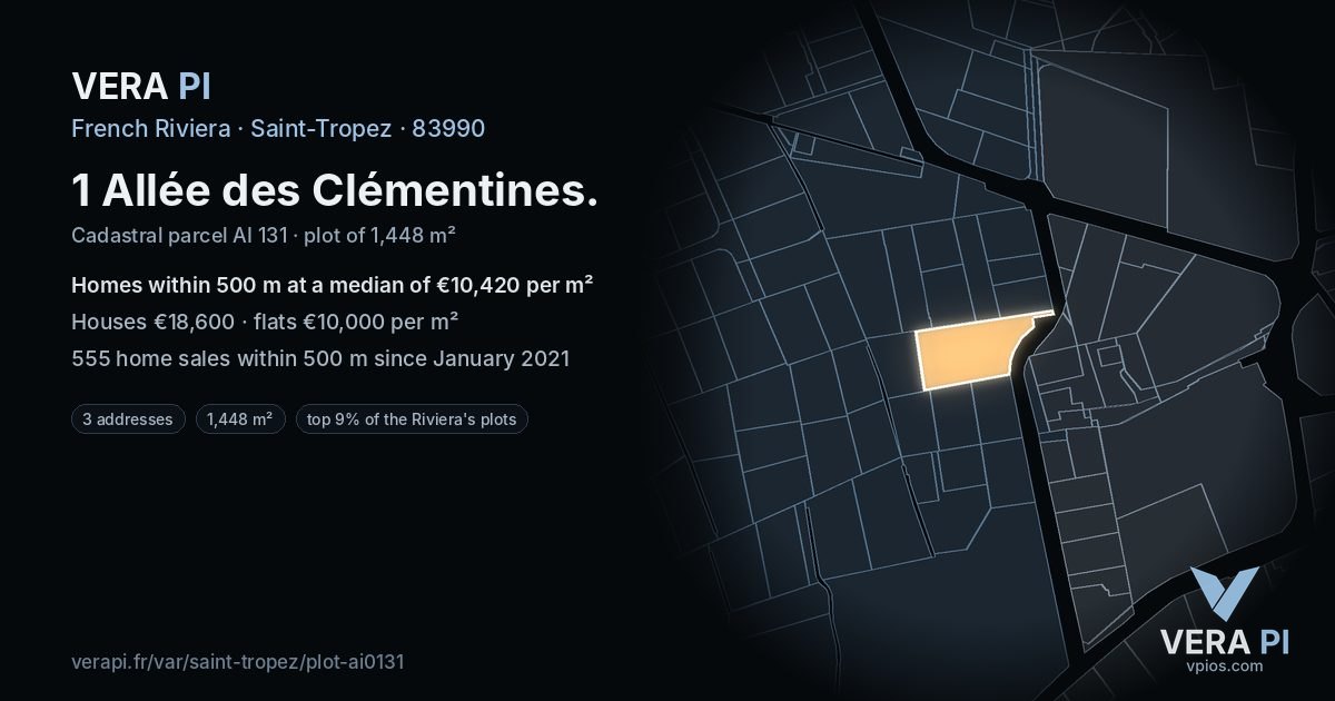 1 Allée des Clémentines, Saint-Tropez at night – the plot lit, the parcels around coloured by the prices near them