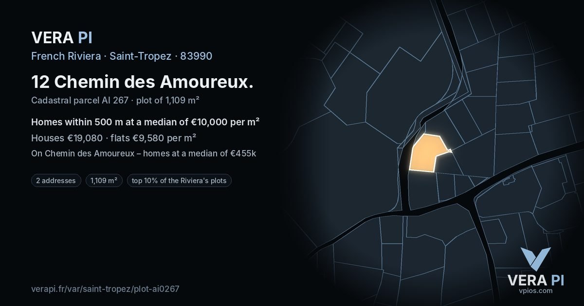 12 Chemin des Amoureux, Saint-Tropez at night – the plot lit, the parcels around coloured by the prices near them