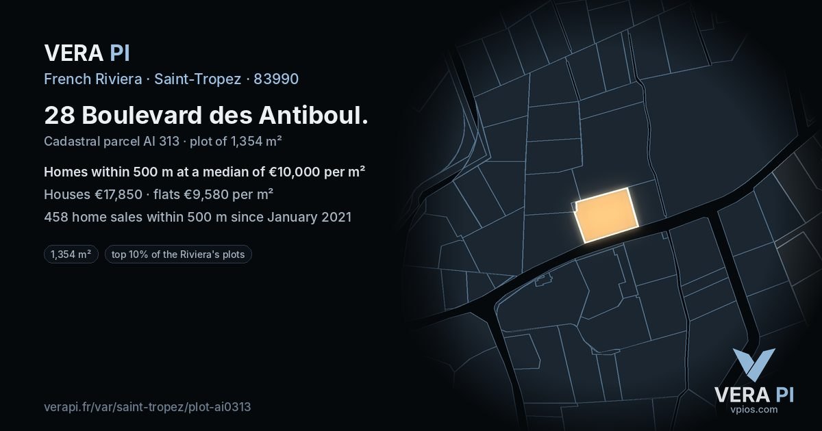 28 Boulevard des Antiboul, Saint-Tropez at night – the plot lit, the parcels around coloured by the prices near them