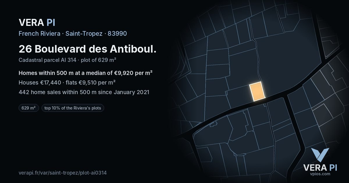 26 Boulevard des Antiboul, Saint-Tropez at night – the plot lit, the parcels around coloured by the prices near them
