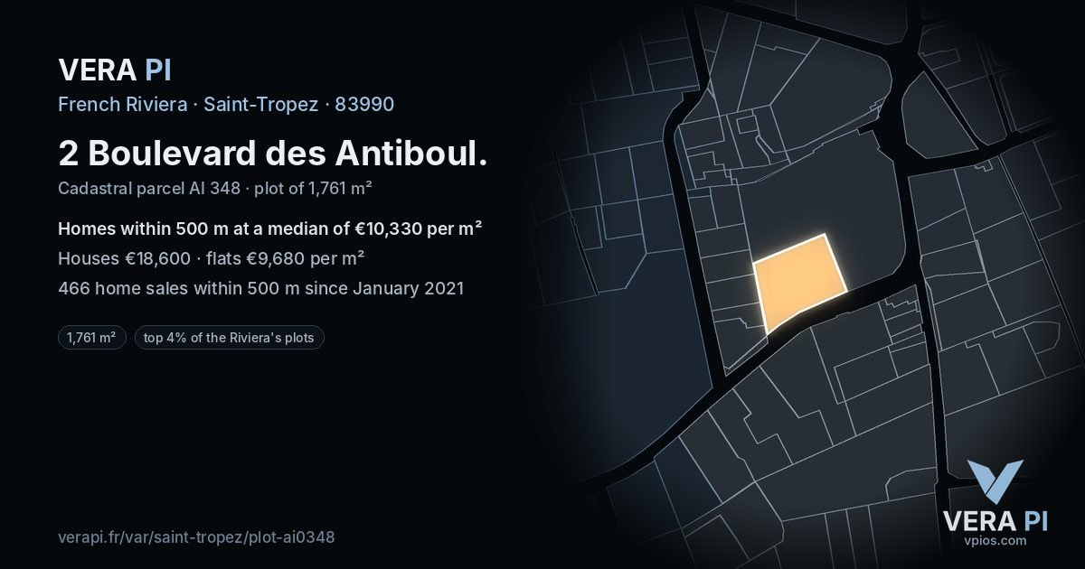 2 Boulevard des Antiboul, Saint-Tropez at night – the plot lit, the parcels around coloured by the prices near them