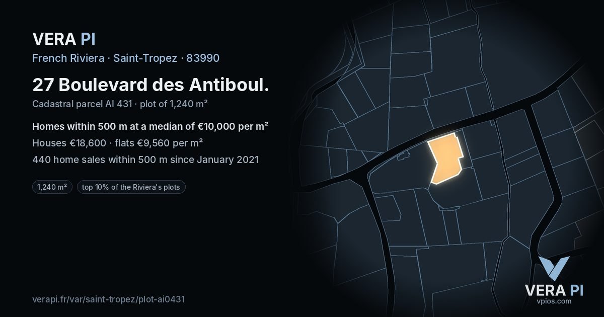 27 Boulevard des Antiboul, Saint-Tropez at night – the plot lit, the parcels around coloured by the prices near them
