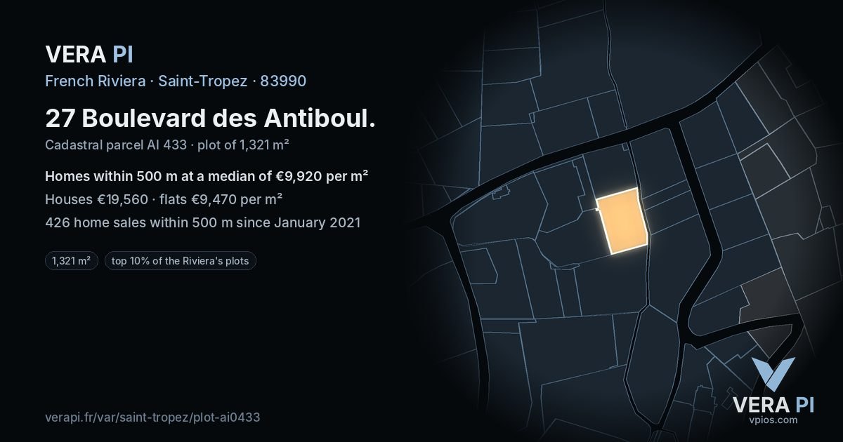 27 Boulevard des Antiboul, Saint-Tropez at night – the plot lit, the parcels around coloured by the prices near them