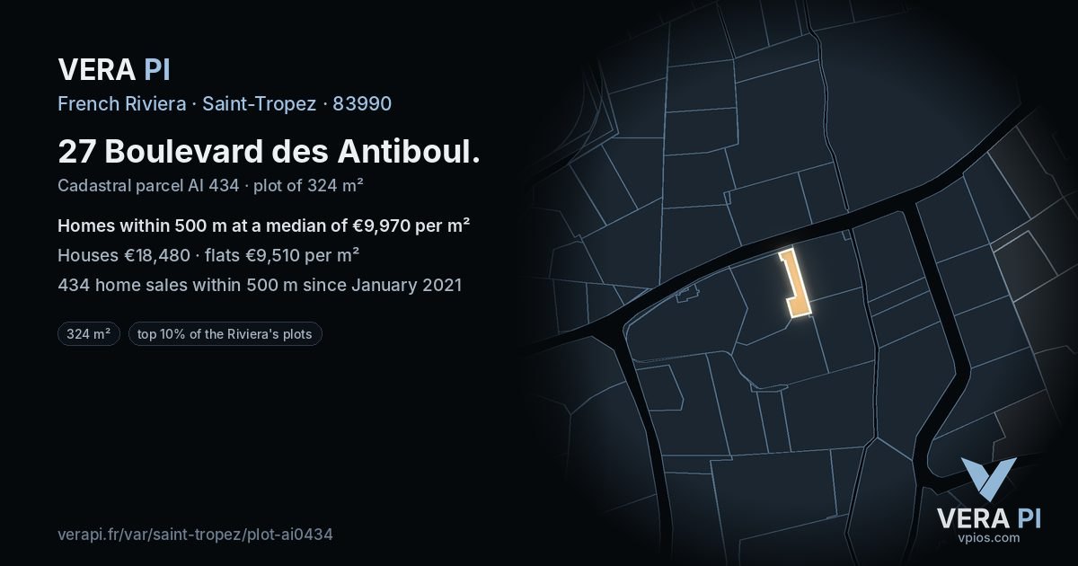 27 Boulevard des Antiboul, Saint-Tropez at night – the plot lit, the parcels around coloured by the prices near them