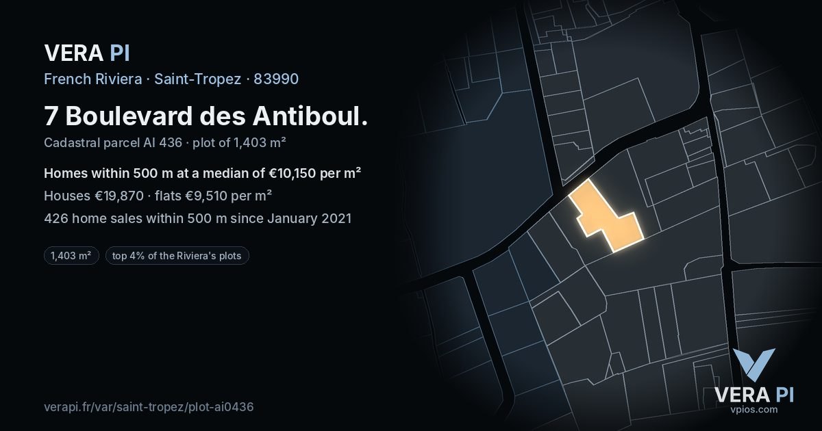 7 Boulevard des Antiboul, Saint-Tropez at night – the plot lit, the parcels around coloured by the prices near them
