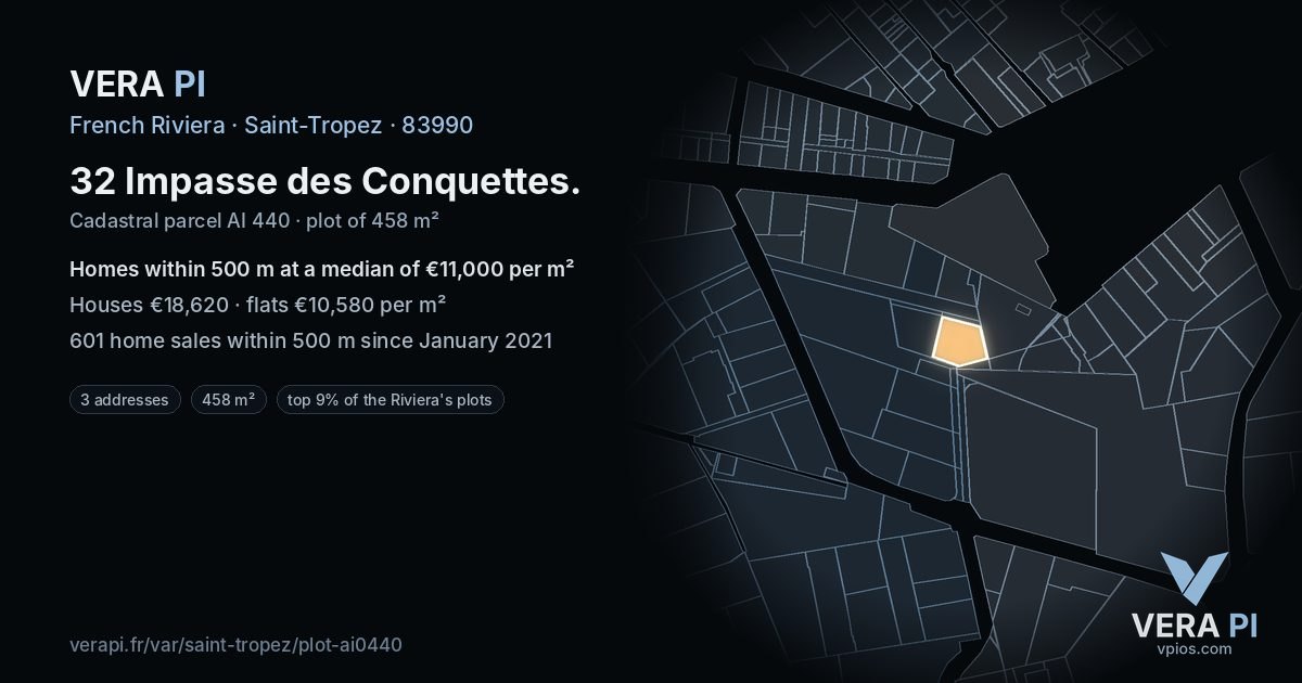 32 Impasse des Conquettes, Saint-Tropez at night – the plot lit, the parcels around coloured by the prices near them